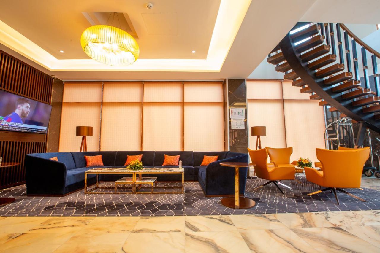 Hotel Fleur De Lys Point E ダカール エクステリア 写真