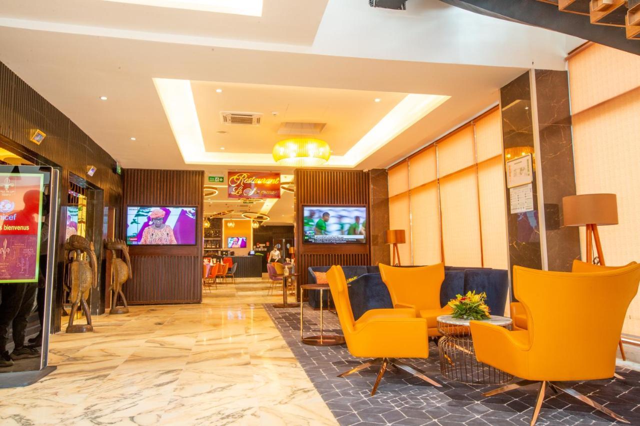 Hotel Fleur De Lys Point E ダカール エクステリア 写真